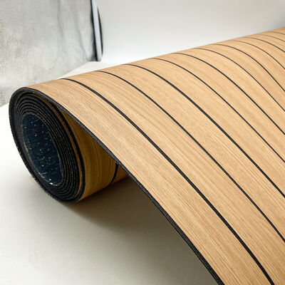 Samoprzylepne, elastyczne panele kratowe z drewna do dekoracji małych miejsc publicznych