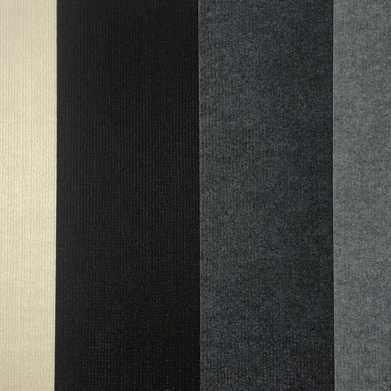 Cynowo-szara, odporna na zużycie, samoprzylepna mata chroniąca przed zarysowaniami przez koty